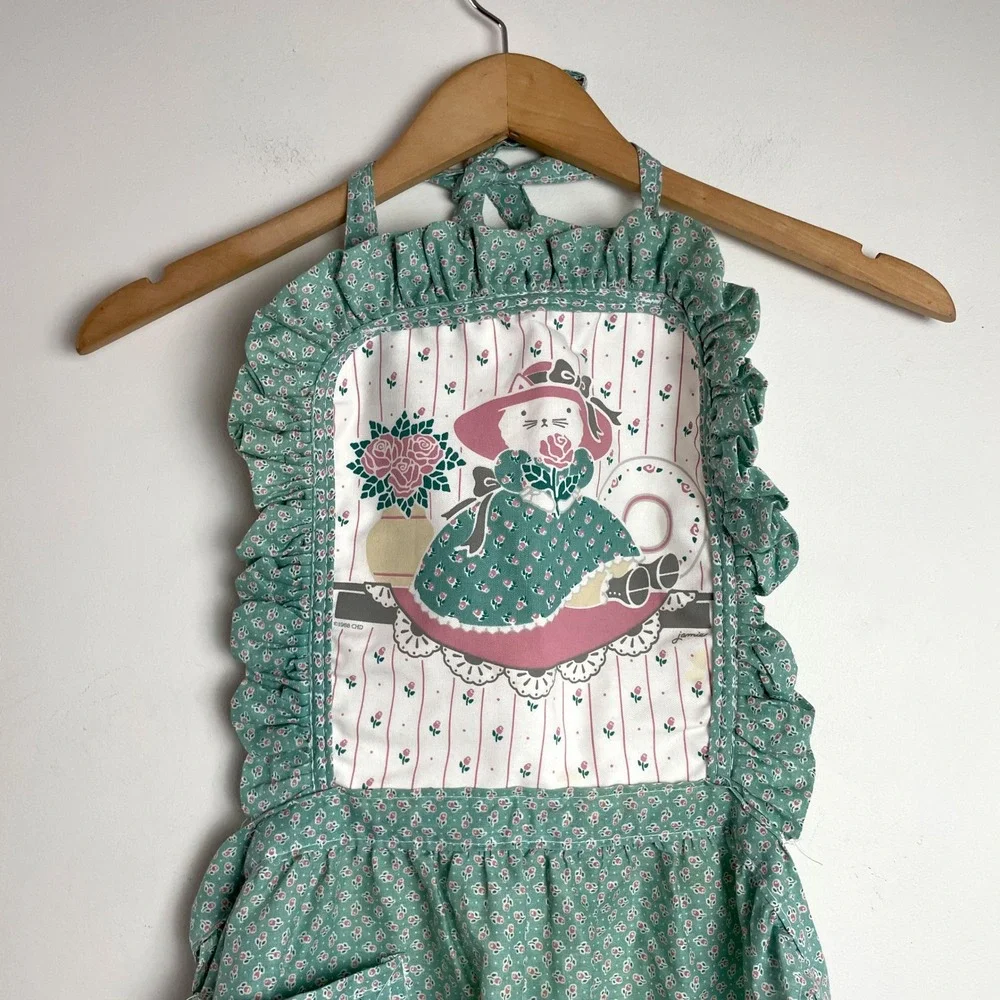 Vintage Cat Cottagecore Floral Ruffle Apron Teal Green Calico 80s Grandmacore